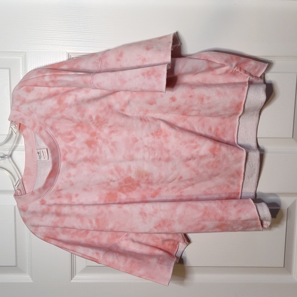 Secret Treasures Other - CL3-Secret Treasures 2X Cropped Camouflage Sweatshirt